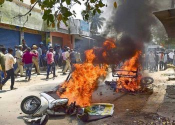 کرناٹک:شیموگہ میں تشدد جاری، گھروں پر پتھراؤ، حجاب پر پابندی کو چیلنج کرنے والی طالبہ کے بھائی پر حملہ