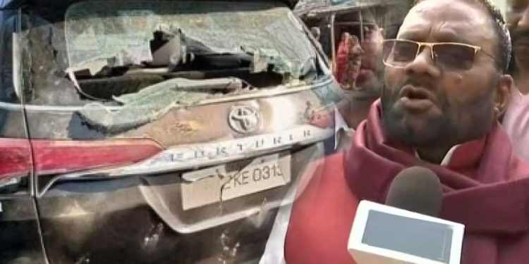سوامی پرساد کے قافلے پر حملہ، بیٹی بی جے پی ایم پی سنگھ مترا اپنی ہی پارٹی پر بھڑکیں