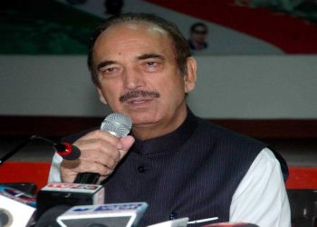 کانگریس لیڈر شپ کو چاپلوسوں نے گھیر لیا ہے:غلام نبی آزاد