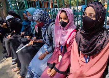 حجاب تنازع: امتحان چھوڑنے والوں کو دوسرا موقع نہیں ملے گا