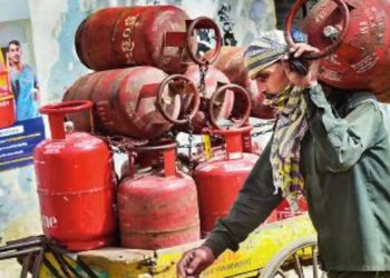 عوام پر مہنگائی کی مار: ایل پی جی سلنڈر کے دام میں اضافہ