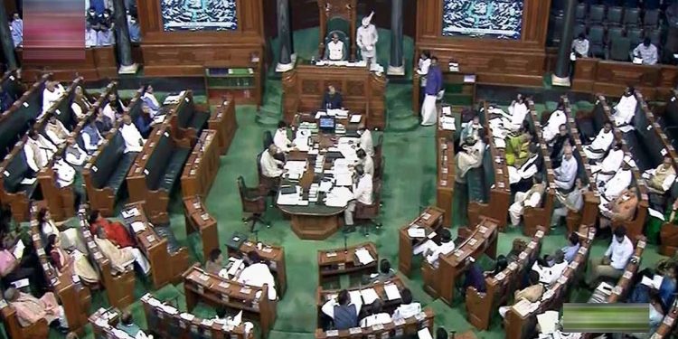 دہلی کے تینوں کارپوریشنوں کوایک کرنے سے متعلق بل لوک سبھا میں پیش