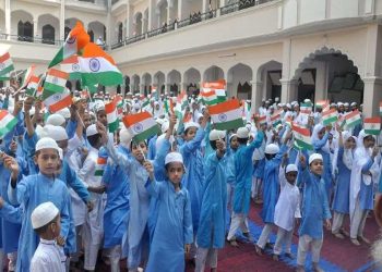 یوپی مدرسہ میں طلباء اور اساتذہ کو دیگر دعاؤں کے ساتھ راشٹریہ گان پڑھنا لازمی