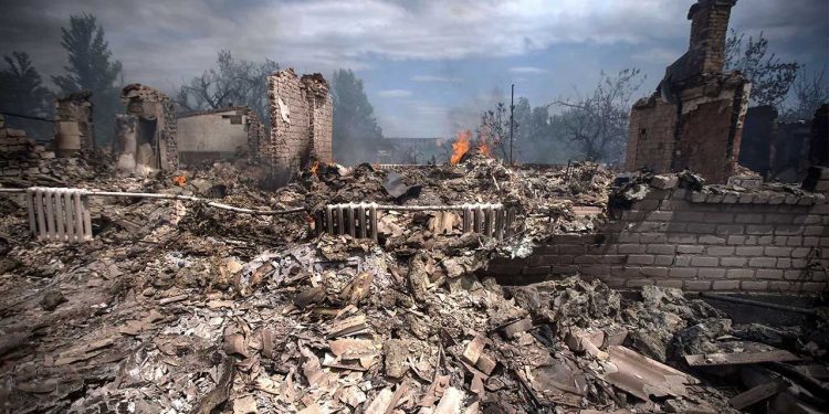 یوکرین کے شہر خار کیف میں شدید تباہی، رہائشی عمارتوں کے علاوہ بازاروں کو بھی نقصان پہنچا