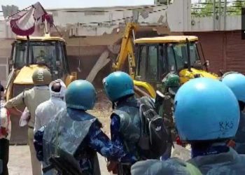 کھرگون میں مسلمانوں کے گھروں پر چلے بلڈوزر،84 ’ملزمین‘گرفتار