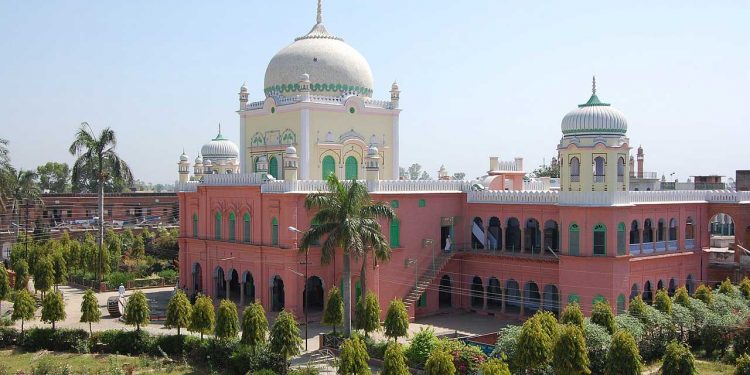 دارالعلوم دیوبند میں پولیس کی’انٹری‘،اسٹوڈنٹ کے داخلہ کےلیے پولیس ویری فکیشن ضروری