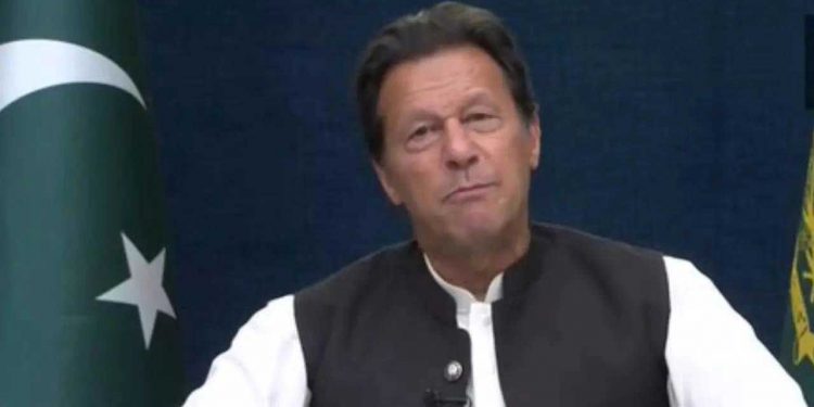 اسلام آباد کی سڑکوں پر فوج،عمران کے وفاداروں پر چھاپے ماری