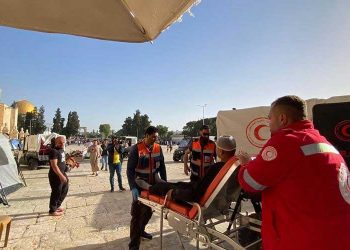 اسرائیلی فوج کا ایک بار پھر مسجد اقصیٰ پر دھاوا، نمازیوں سے جھڑپیں