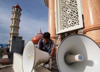 کرناٹک پولیس مسجدوں کو بھیج رہی ہے نوٹس