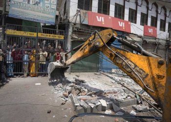 اوکھلا سمیت مسلم علاقوں میں بلڈوزر کبھی بھی چل سکتا ہے!