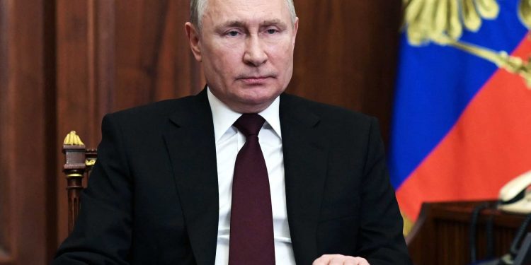 ایٹمی بریف کیس کے ساتھ پوتن،یوکرین پر نیوکلیئر حملہ کاخطرہ بڑھا!