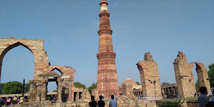 قطب مینار سے گنیش کی دو مورتیاں ہٹانا چاہتا ہےسرکاری محکمہ