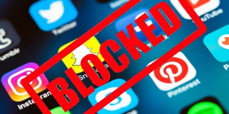 سری لنکا میں مظاہرے روکنے کے لیے فیس بک، وہاٹس ایپ، ٹوئٹربند