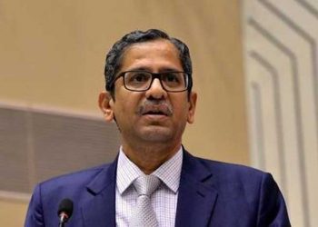 غیر جانبداری کی کمی اور سیاسی رابطوں کی وجہ سے پولیس کی شبیہ خراب ہوئی ہے: چیف جسٹس