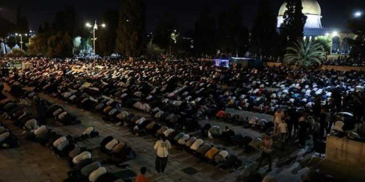 جمعہ میں ڈیڑھ لاکھ اور تراویح میں ایک لاکھ فلسطینیوں کی قبلہ اول آمد