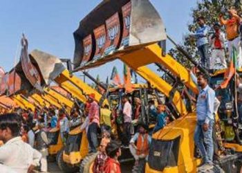بلڈوزروں سے نفرت کی سیاست!