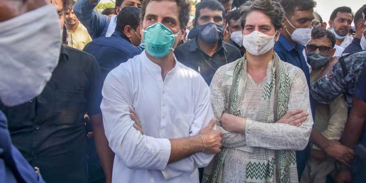 کانگریس طشتری میں بی جے پی کو اقتدار سونپتی ہے