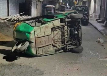 گجرات کے وڈودرا میں کشیدگی، معمولی حادثے کے بعد تشدد