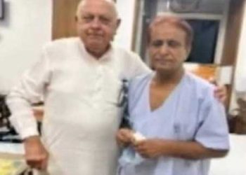 بیمار اعظم خاں کی فاروق عبداللہ نے عیادت کی