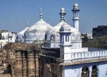 گیان واپی مسجد میں ہوگا سروے، کمشنر نہیں ہٹیں گے : عدالت
