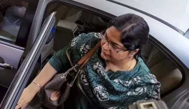 آئی اے ایس پوجا سنگھل گرفتار