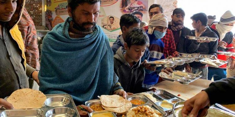 ہندوستان میں15 فیصد آبادی کی ماہانہ آمدنی 64 ڈالر سے بھی کم