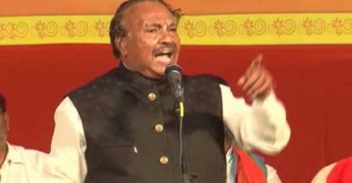 چھتیس ہزار مندر توڑ کر مسجدیں بنائی گئیں، واپس لیں گے، سابق ڈپٹی سی ایم کرناٹک