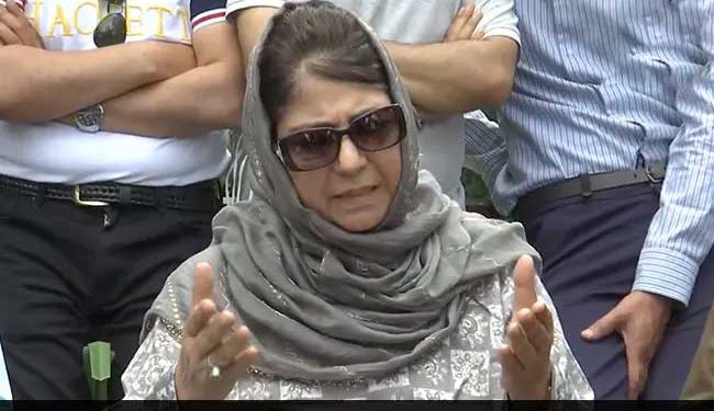 محبوبہ نے کہا :’جن مسجدوں پر نظر ہے ان کی لسٹ دے دو‘