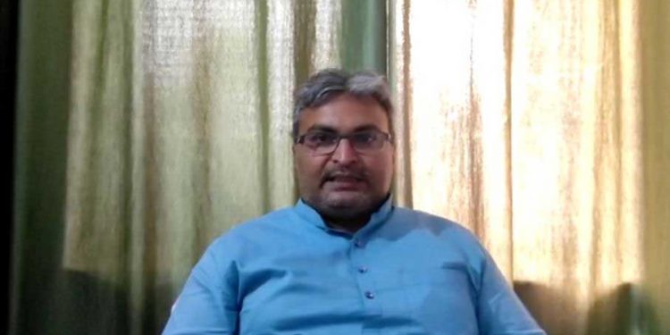 لکھنؤ یونیورسٹی کے پروفیسر روی کانت پر حملہ