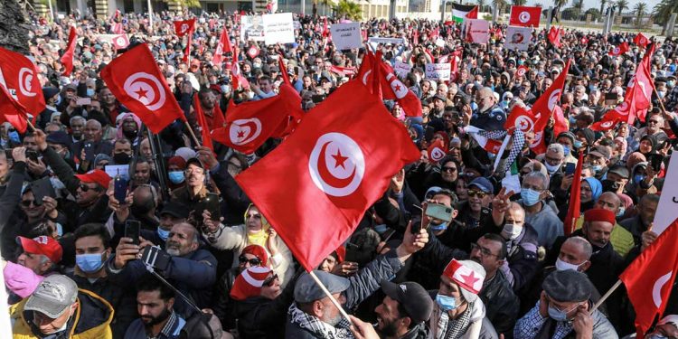 تیونس: صدر سعید کی ’آمرانہ حکومت‘ کے خلاف احتجاجی مظاہرے