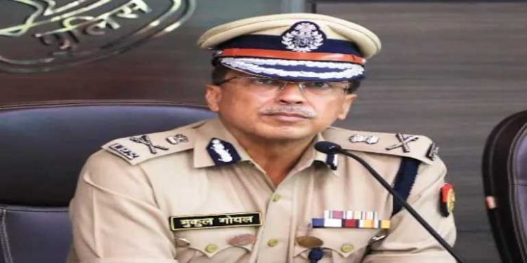 ’حکم نہیں ماننے ‘ کے لئے یوپی ڈی جی پی مکل گوئل ہٹائےگئے
