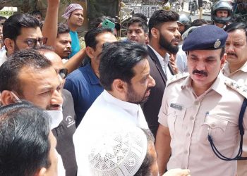 مدن پور کھادر میں کشیدگی،آپ ایم ایل اے امانت اللہ خاں حراست میں