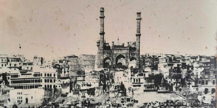 ایک اور مسجد پر ’دست شفقت‘!دعویٰ ،بنارس کی دھرہرہ مسجد کبھی مندر تھی