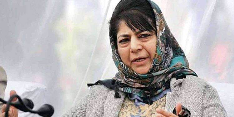 مساجد لینے سے مسائل حل ہوتے ہیں تو انہیں لینے دیں: محبوبہ