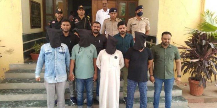 ممبئی بلاسٹ کے چار ملزم گجرات سے گرفتار