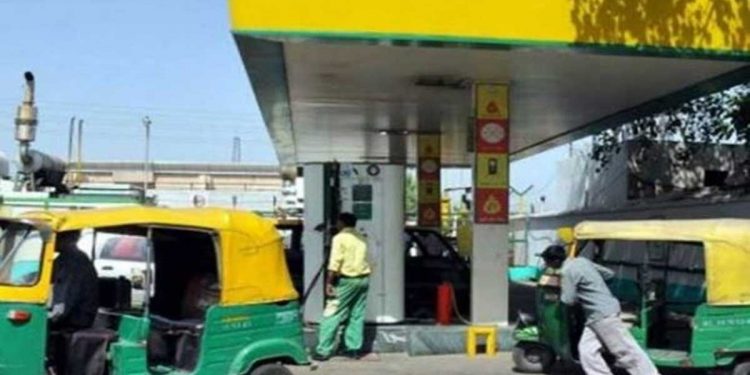 پھر مہنگی ہوئی سی این جی ،2روپے فی کلو بڑھے دام