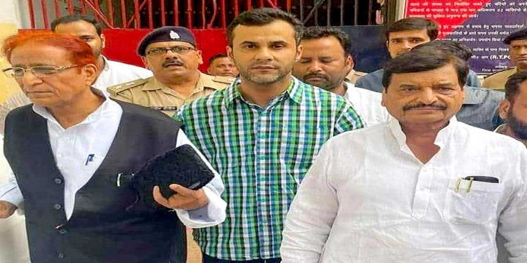 اعظم خاں نے اپنا کام کر دیا ہے!