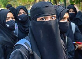 کرناٹک : کلاس میں حجاب،6طالبات معطل