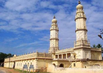 کرناٹک: جامع مسجد کے باہر ہندو تنظیموں کے لوگ’ ہنومان چالیسیا‘ پڑھنے پر بضد
