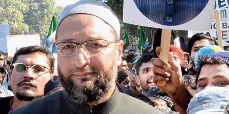 اکھلیش یادو گھمنڈی، ہار پر اویسی کا وار