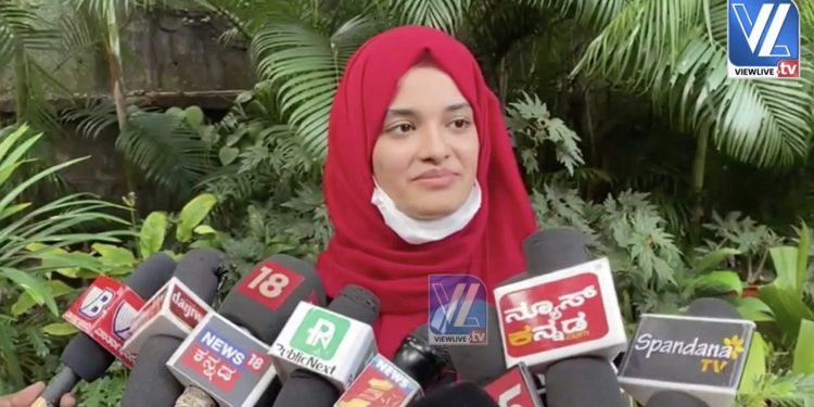 کرناٹک: حجابی الہام بورڈ کی ٹاپر