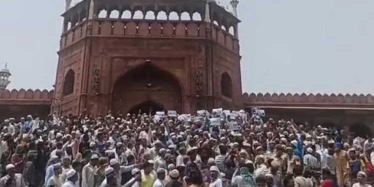 مسلم قائدین کے اظہارِ برأت کے باوجود ملک بھر میں مظاہرے، کئی جگہ تشدد،لاٹھی چارج