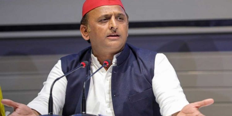 ضمنی الیکشن کاغصہ یا 2024کی تیاری،اکھلیش نے ساری اکائیاں تحلیل کردیں
