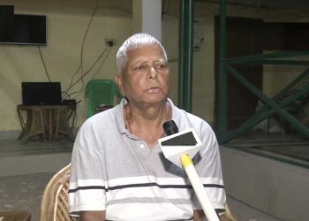 لالو یادو کے کندھے میں فریکچر، طبیعت بگڑنے پر داخل اسپتال