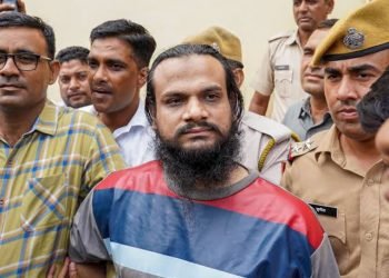 گوہر چشتی کو پکڑنے کے لیے پولیس نے بھیس بدل کر نماز بھی پڑھی