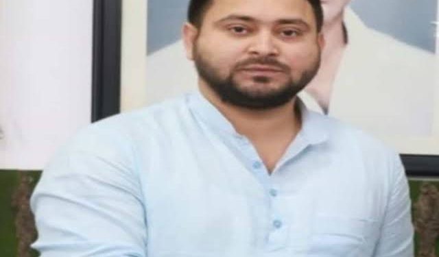 تیجسوی نےکہا "آرایس ایس ملک کے لیے خطرہ”