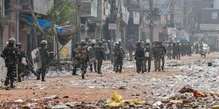 دہلی فسادات: عدالت نے پھر اٹھایاتفتیش پر سوال