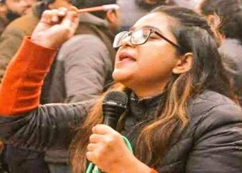 جامعہ ملیہ انتظامیہ کی  اسٹوڈنٹ صفورہ زرگر کا ایڈمیشن منسوخ کرنے کی دھمکی