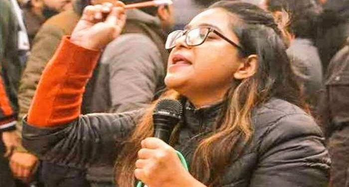 جامعہ ملیہ انتظامیہ کی  اسٹوڈنٹ صفورہ زرگر کا ایڈمیشن منسوخ کرنے کی دھمکی