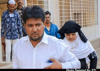 بلقیس کے مجرموں کی رہائی پر گجرات سرکار کو نوٹس